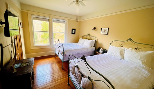 Doppelzimmer, mit Bad, Gartenblick