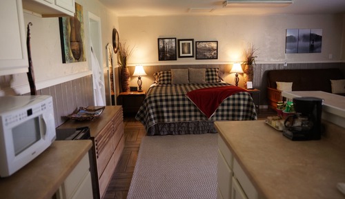 Executive-Studiosuite, 1 Schlafzimmer, Kochnische, Blick auf den Innenhof