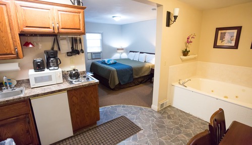 Romantische Studiosuite, 1 King-Bett, Poolzugang, Blick auf den Innenhof