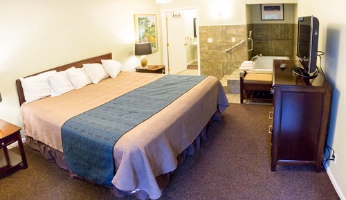 Deluxe-Zimmer, 1 King-Bett, Poolzugang, Stadtblick