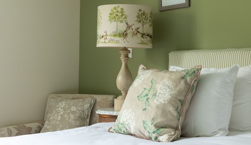 Classic-Doppel- oder -Zweibettzimmer, mit Bad, Gartenblick