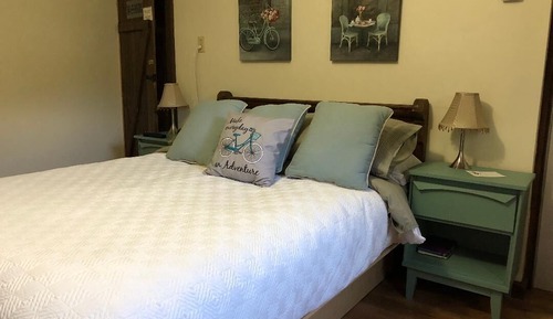 Basic-Zimmer, 1 Queen-Bett (4)