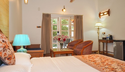 Lake Facing Executive Cottage with Private Lawn on Ground floor