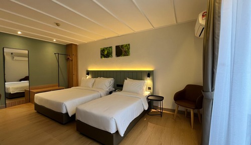 Familienzimmer, Mehrere Betten, Blick auf den Golfplatz