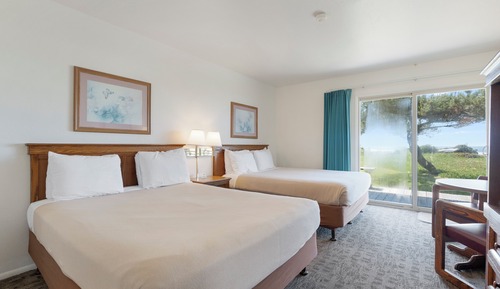 Double Room, 2 Queen Beds, Sea View