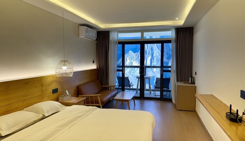 Signature-Doppelzimmer, Hügelblick