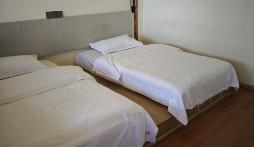 Senior-Doppelzimmer, Hügelblick
