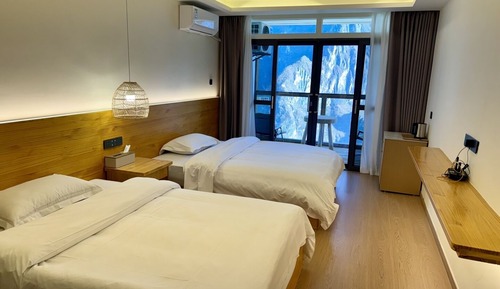 Standard-Zweibettzimmer, Hügelblick