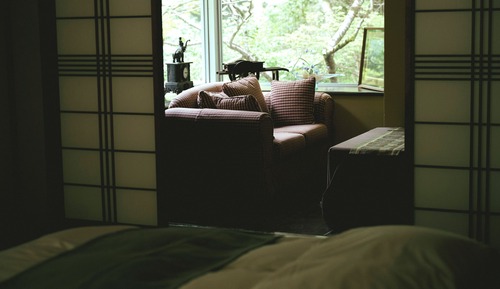 Zweibettzimmer, Flussblick