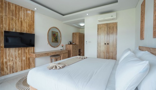 Deluxe Room with Rice Field View