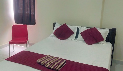 Basic-Doppelzimmer, 1 Queen-Bett, Hügelblick
