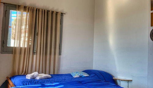 Classic-Dreibettzimmer, Balkon, Hügelblick