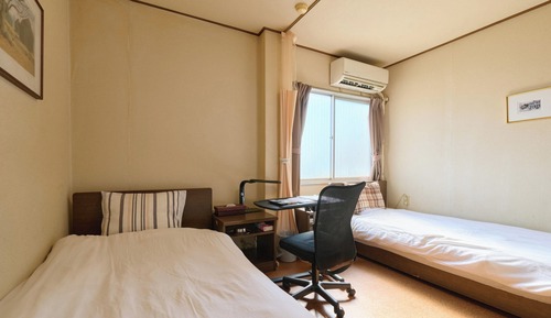 Twin Room, Smoking, Shared Bathroom