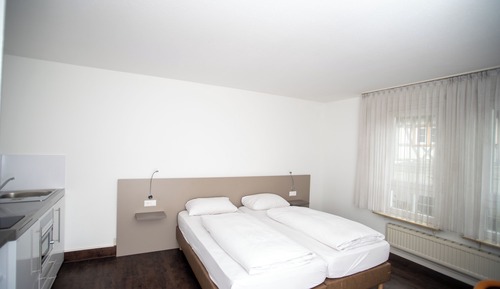 Doppel- oder Zweibettzimmer, Blick auf den Innenhof