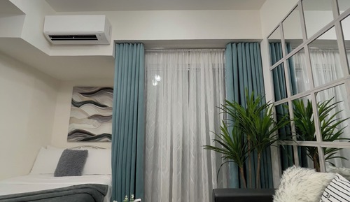 Standard-Studiosuite, Balkon, Poolblick