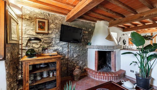 Apartment, Valley View