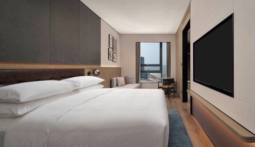 Superior Room, 1 King Bed, City View