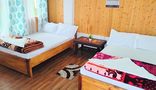 Deluxe-Vierbettzimmer, Balkon, Bergblick