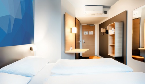 Doppelzimmer (French bed)