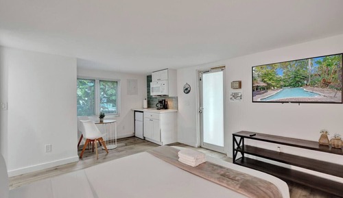 Classic Studio, 1 Queen Bed