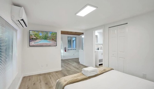 Classic Studio, 1 Queen Bed