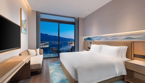 Deluxe-Zimmer, 1 King-Bett, Nichtraucher, Flussblick