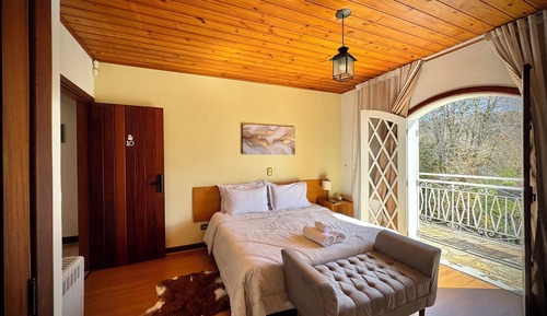 Superior-Zimmer, Balkon, Bergblick
