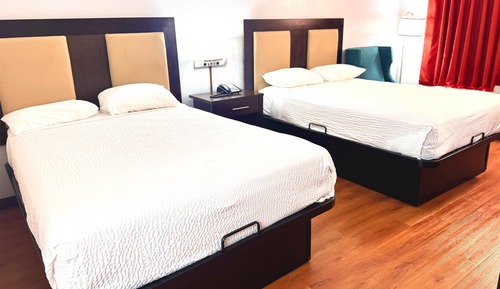 Zimmer, 2 Doppelbetten, Nichtraucher