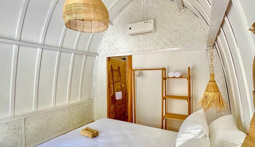 Standard Cabin, Pool View