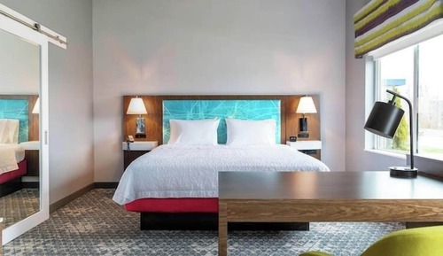 Zimmer, 1 King-Bett, barrierefrei (Hearing)