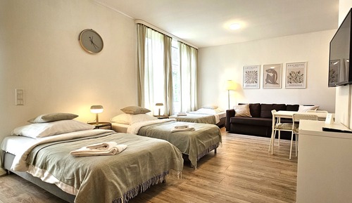 Studio, Terrasse, Blick auf den Innenhof