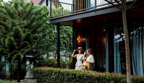 Familienvilla, Balkon, Gartenblick