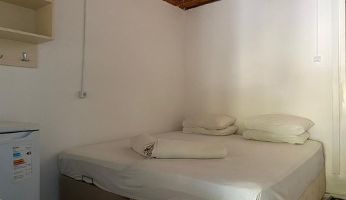 Economy Room, Beachside