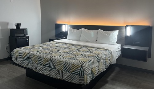 Deluxe-Zimmer, 1 King-Bett, Nichtraucher, Kühlschrank und Mikrowelle