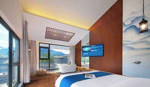 Luxury-Doppelzimmer, 1 Queen-Bett, Hügelblick, Poolseite