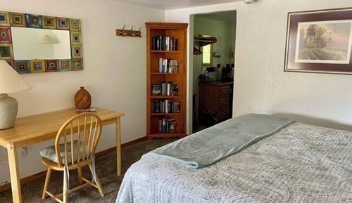 Standard-Einzelzimmer, Flussblick