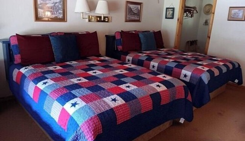 Standard-Einzelzimmer, 2 Queen-Betten, Nichtraucher, Bergblick