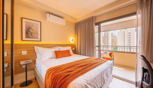 Deluxe-Studio, Balkon