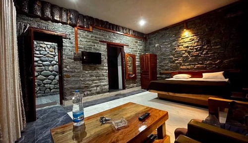 Standard-Doppelzimmer, Hügelblick