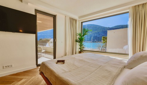 Exclusive-Villa, 5 Schlafzimmer, eigener Pool, Meerblick