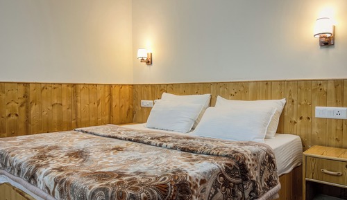 Doppelzimmer, Balkon, Bergblick