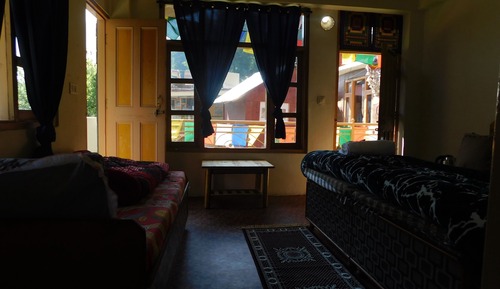 Familien-Vierbettzimmer, Balkon, Hügelblick