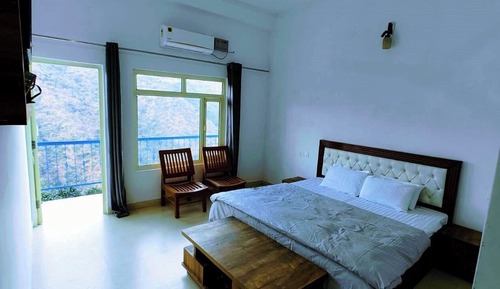 Superior-Zimmer, Balkon, Bergblick