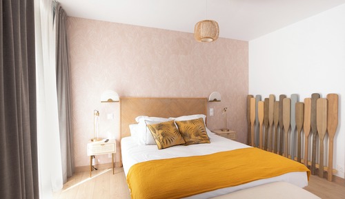 Doppelzimmer, Haltegriffe in der Dusche