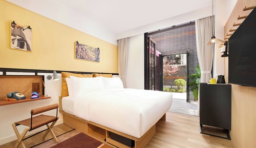 Premium-Zimmer, 1 King-Bett, Blick auf den Innenhof