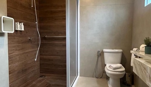 Apartment, Poolblick