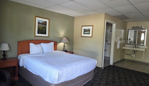 Einzelzimmer, barrierearme Badewanne