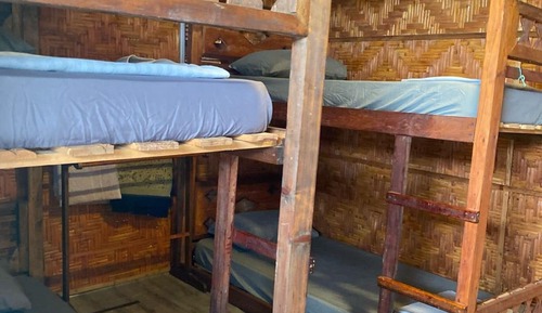 Gemeinsamer Schlafsaal, 1 Einzelbett