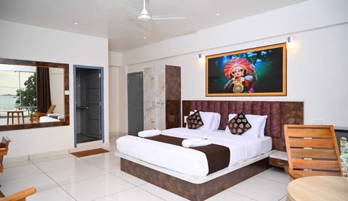 AC Deluxe Room with Sea and Temple View