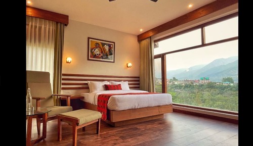 Comfort-Suite, Balkon, Bergblick